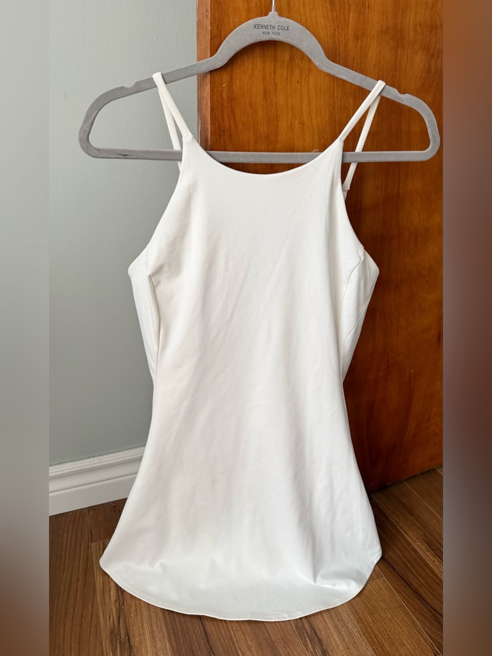 Old Navy Powersoft White Active Tennis Dress/Skort Size M